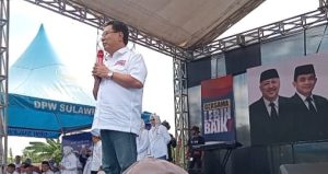 Bupati Pinrang Dua Periode DR.H.Andi Aslam Patonangi,SH,MH,M.Si Menyampaikan Orasi di Hadapan Ribuan Pendukung Paslon Iwan – Sudirman