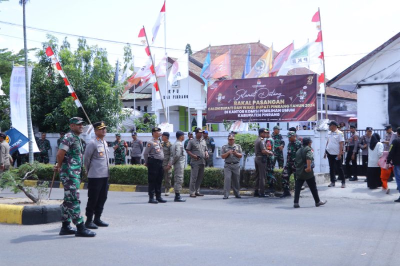 Kapolres Pinrang Kunjungi Kantor KPU Pinrang ,Cek Langsung Kesiapan Personil Pengamanan Tahapan Pendaftaran Bapaslon