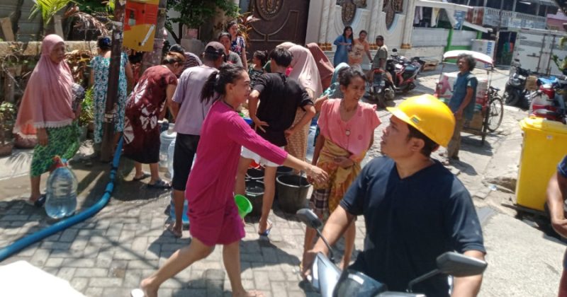 Bantuan Air Bersih PDAM Kota Makassar Dirasakan Warga Maccini Pasar Malam