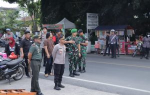 Personil Polres Pinrang Melaksanakan Pengamanan Kampanye Dialogis Paslon Gubernur Sulsel dan Paslon Bupati Pinrang