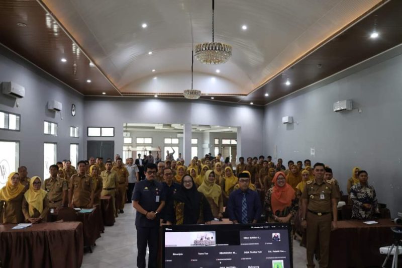 Sekda Pinrang Andi Calo Kerrang Wakili Pj.Bupati Pinrang Membuka Kegiatan PPID di Aula Ms Hotel 