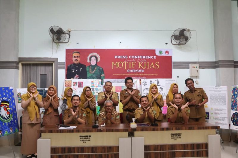 Panitia Lomba Cipta Motif Khas Pinrang Resmi Mengumumkan Pemenang Dalam Konferensi Pers