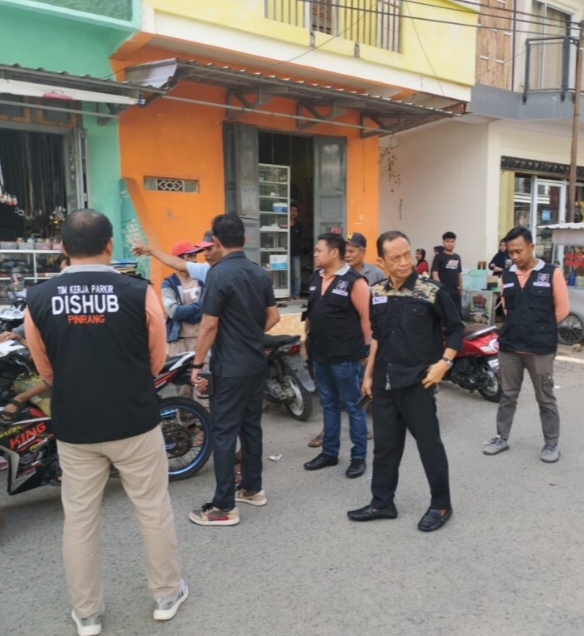 Genjot Peningkatan PAD Pinrang, Kepala Dishubtan Pinrang Bersama Anggota Komisi III Turun Kelapangan
